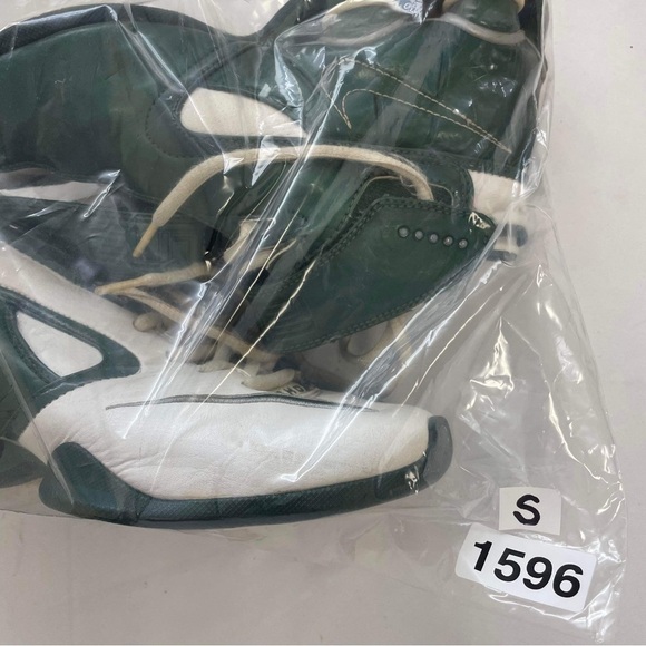 Get the much-needed advice and guidance when raising a newborn with this charmin - Picture 9 of 9